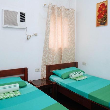 C Star Travellers Inn Ослоб Екстер'єр фото
