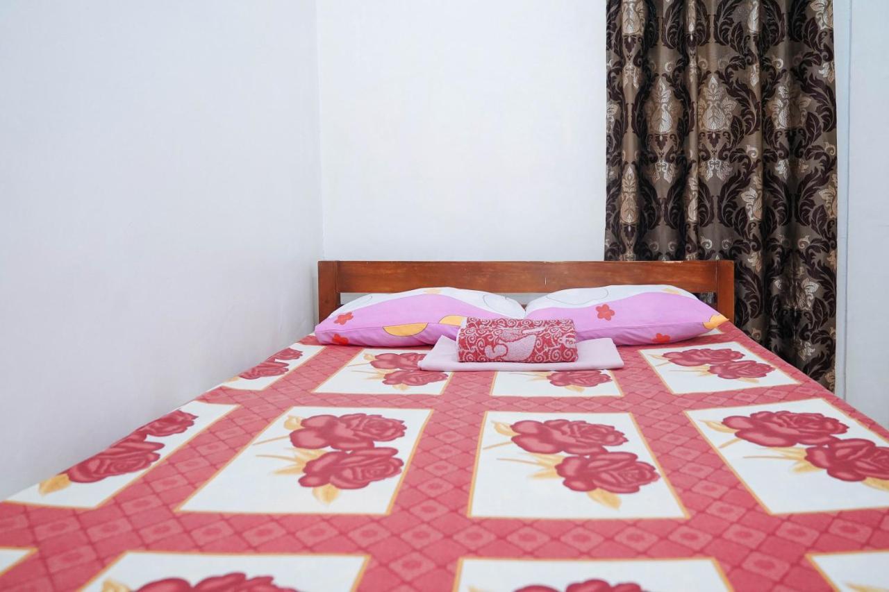 C Star Travellers Inn Ослоб Екстер'єр фото