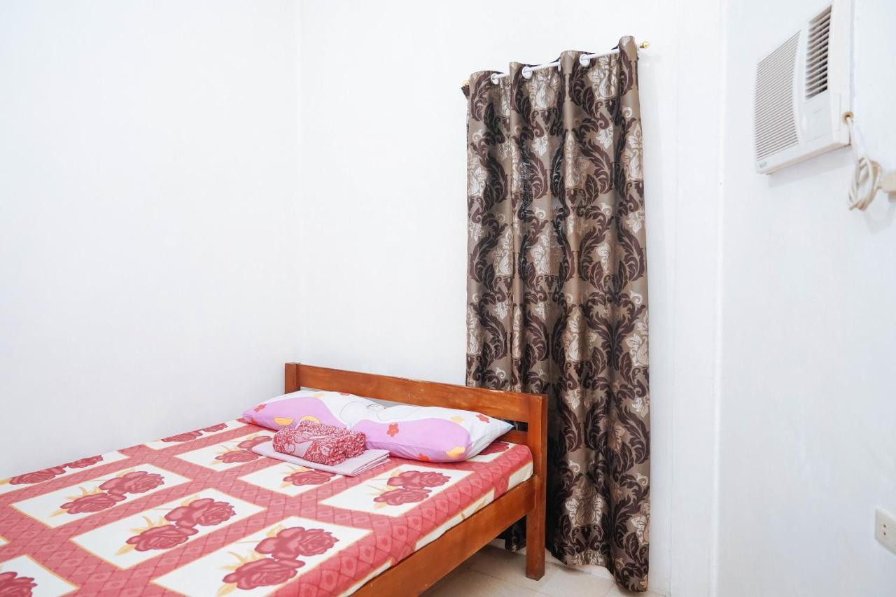 C Star Travellers Inn Ослоб Екстер'єр фото