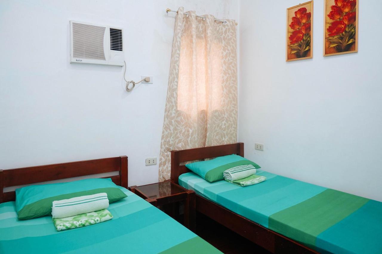 C Star Travellers Inn Ослоб Екстер'єр фото