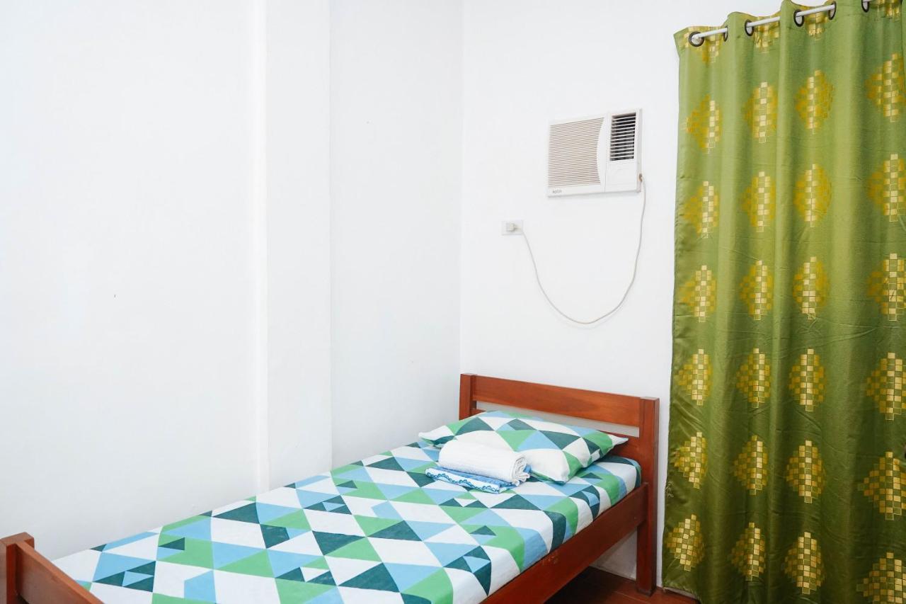 C Star Travellers Inn Ослоб Екстер'єр фото