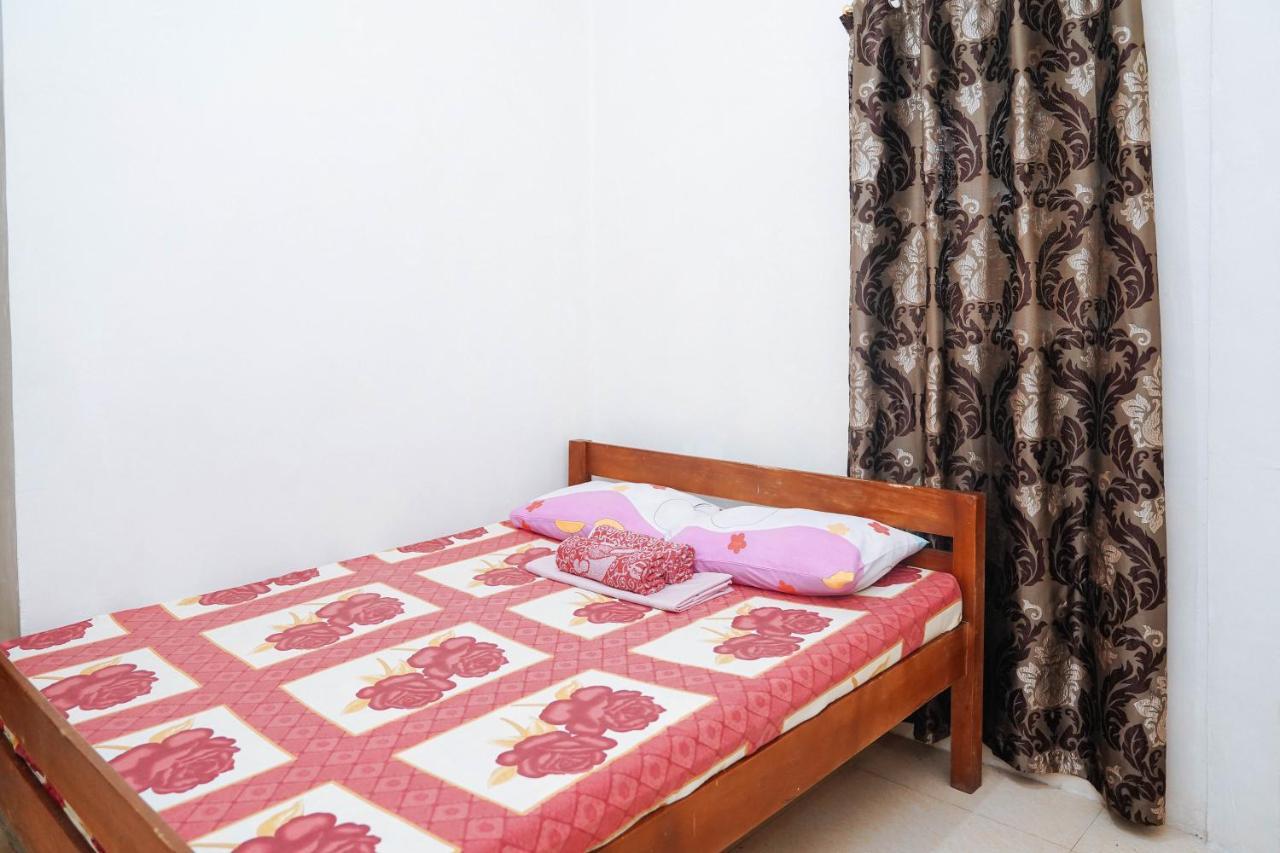C Star Travellers Inn Ослоб Екстер'єр фото
